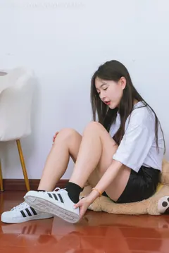 勿恋传媒 NO.1716 美兔-纯白山茶花[148P/1V/4.48GB] - 2