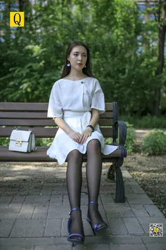 [青丘女神] NO.101 2018.05.12 色高跟与嘿丝 高清版 [104P/231MB] - 2