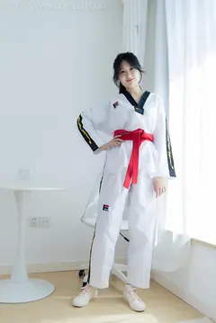 勿恋传媒 NO.1726 小敏-爱的抛物线[160P/1V/3.66GB] - 2