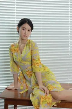 [IESS异思趣向] 2023.10.10 丝享家1555：小宝《黄色战袍》[82P/85MB] - 1