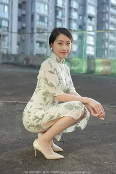 [IESS异思趣向] 2023.11.24 丝享家1594：小婕《薄如蝉翼》[85P/101MB] - 2