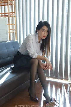[IESS异思趣向] 2023.11.28 丝享家1597：小婕《阳光嘿丝》[88P/91MB] - 2