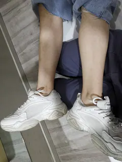 鱼鱼足影@001-第01期：杨杨 [134P/352MB] - 2