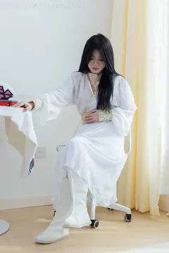 勿恋传媒 NO.1796 闪闪-北国的春[150P/1V/3.89GB] - 1