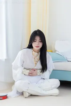 勿恋传媒 NO.1796 闪闪-北国的春[150P/1V/3.89GB] - 2