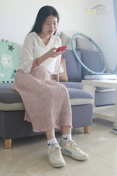 鱼鱼足影@035-第35期：静静[177P/1V/732MB] - 2