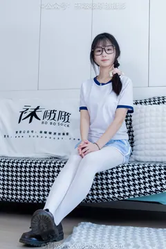 [BoBoSocks袜啵啵]NO.325 甜甜圈-皮鞋、厚白丝[145P/1V/6.81GB] - 3