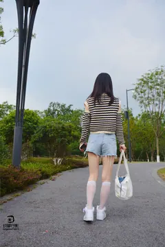 [织梦映像]NO.043 草地白丝[70P/1V/2.26GB] - 4