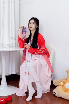 勿恋传媒 NO.1872 绒绒-红衣飘飘[180P/1V/3.84GB] - 1
