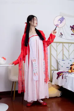 勿恋传媒 NO.1872 绒绒-红衣飘飘[180P/1V/3.84GB] - 2