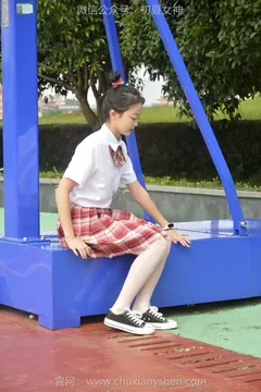 初夏女神 NO.101 双双 大红JK套[130P/1V/4.98GB] - 3