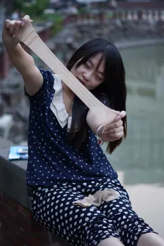自由摄影 No.113 我不服气，我就是比你的脚大 [31P/50MB] - 2