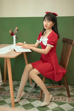 尤蜜丝 NO.050 穿搭推广展示图集 餐桌相框与红裙[48P/415MB] - 3