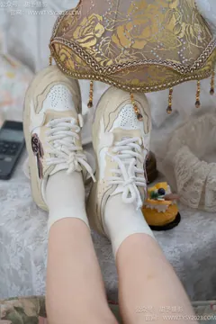 甜予摄影 NO.007 璇璇-板鞋、白棉袜、裸足[120P/2V/9.30GB] - 4