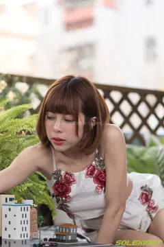 [台湾Solexight] NO.008 Eva-Giantess-Picture（女巨人短发妹人字拖裸足特写脚底）[138P/776MB] - 2