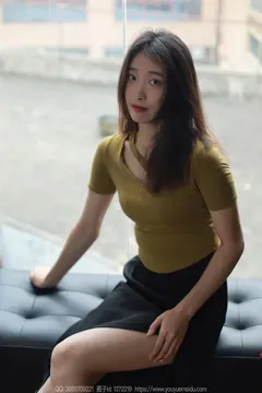[IESS异思趣向] 2024.04.04 丝享家1707：小九《高叉长裙》[89P/64MB]