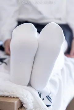 [BoBoSocks袜啵啵]NO.368 甜甜圈-运动鞋、白棉袜、油亮肉丝[160P/1V/5.72GB] - 4
