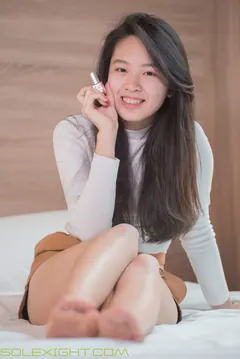 [台湾Solexight] NO.026 Fei（超高颜值 嘿丝 TK 涂润肤乳 挑高跟鞋 各种角度展示每足）[269P/1V/5.15GB] - 1