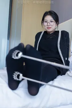 [BoBoSocks袜啵啵]NO.378 奶油-短靴、运动鞋、厚黑丝、厚灰丝[190P/1V/8.38GB] - 1