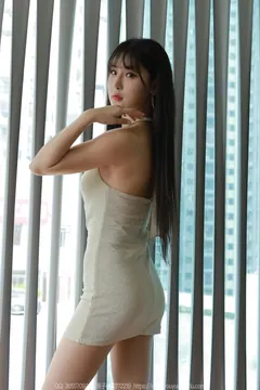 [IESS异思趣向] 2024.05.31 丝享家1756：小宝《挂脖包屯裙》[84P/80MB] - 2