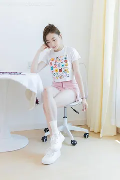勿恋传媒 NO.1999 恬恬-向云端[156P/1V/4.39GB] - 3
