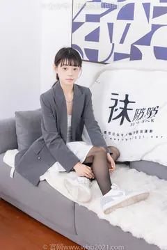 [BoBoSocks袜啵啵]NO.404 糯米-板鞋、黑丝、ol风[145P/1V/6.13GB] - 3