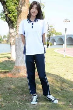 月下摄影 NO.004 秀秀~浅发校服 其实我喜欢酷酷的，今天第一期被安排了校服！[130P/1V/9.94GB] - 2