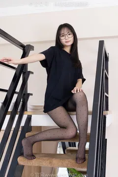 [BoBoSocks袜啵啵]NO.418 甜甜圈-板鞋、白棉袜、波点黑丝[145P/1V/5.87GB] - 1