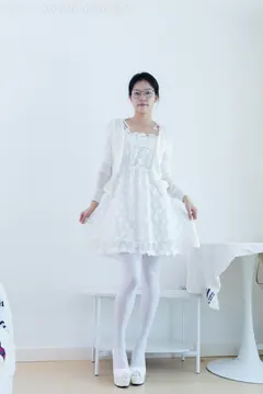 勿恋传媒 NO.2094 茯苓-世界失色[150P/1V/3.13GB] - 2