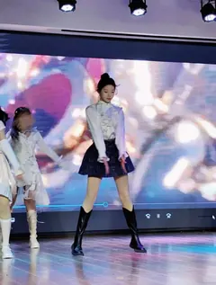 脚模面试脸足同框套路系列-016-18号-175 102 39高颜值 舞蹈校花撅屁股[43P/3V/68MB] - 2