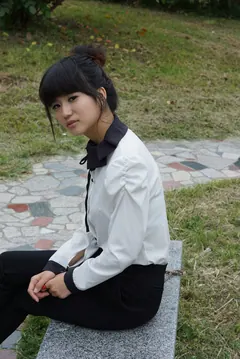 自由摄影 No.320 淡灰丝 小鱼嘴 镁钕 [61P/177MB] - 2