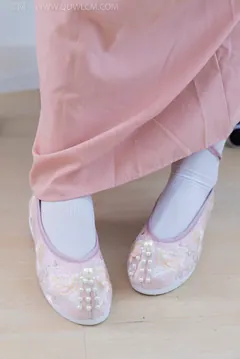 勿恋传媒 NO.2132 美兔-心动一刹[220P/1V/5.39GB] - 2
