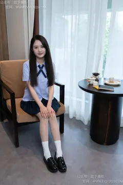 甜予摄影 NO.081期：澜澜-皮鞋、两双白棉袜、肉丝（脚尖加固款）[140P/2V/10.24GB] - 1