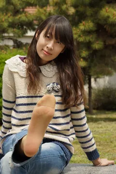 自由摄影 No.330 茜茜 肉丝挑鞋 [63P/229MB]