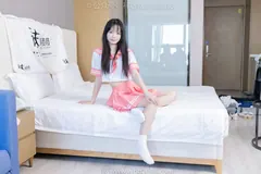 [BoBoSocks袜啵啵]NO.429 甜甜圈-板鞋、白棉袜、过膝白棉袜[159P/1V/7.22GB] - 1