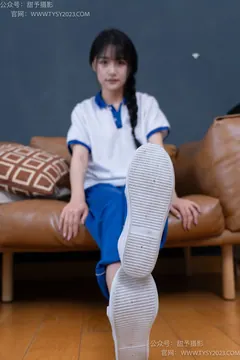 甜予摄影 NO.091期：澜澜-校服、白布鞋、板鞋、白棉袜、短肉丝（脚尖加固款）、裸足（完整版）[135P/2V/10.41GB] - 3
