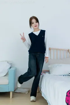 勿恋传媒 NO.2174 小芙-飘落的枫叶[149P/1V/3.49GB] - 1