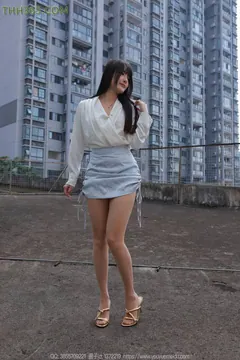 [IESS异思趣向] 2024.11.10 丝享家1894：婉萍《蓝色短裙（下）》[89P/108MB] - 2