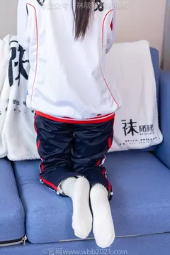 [BoBoSocks袜啵啵]NO.458 甜甜圈-板鞋、白棉袜、肉丝、校服裤里丝[150P/1V/7.35GB] - 4