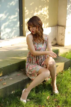 奈丝写真 NO.076：高高-花朵儿吊带碎花裙 [33P/415MB] - 2