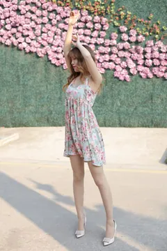 奈丝写真 NO.076：高高-花朵儿吊带碎花裙 [33P/415MB] - 3