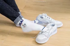 [BoBoSocks袜啵啵]NO.481 糯米-板鞋、白棉袜、裸足、对联迎新春，半脱袜子剧情[150P/1V/6.15GB] - 1