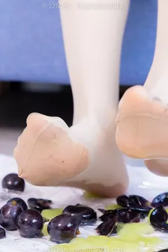 [BoBoSocks袜啵啵]NO.483 奶油-板鞋、白船袜厚肉丝叠穿、厚肉丝、瑜伽动作、船袜和丝袜分别踩葡萄剧情[170P/1V/7.13GB] - 1