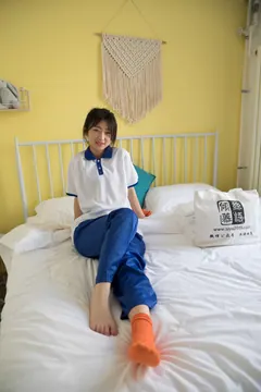 勿恋传媒 No.319 小凌-凤凰花开的路口 [202P/1V/4.72G] - 2