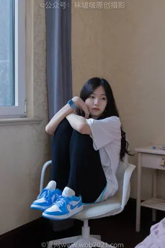 [BoBoSocks袜啵啵]NO.516 小甜豆-板鞋、厚黑色踩脚裤袜、白棉袜[145P/1V/7.18GB] - 3