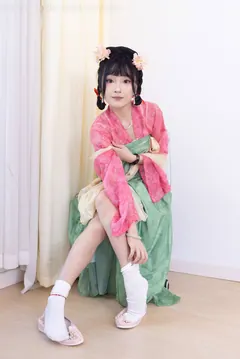 勿恋传媒 NO.2297 嘟嘟-布鞋、白棉袜、古装、半脱袜子剧情[210P/1V/5.01GB] - 2