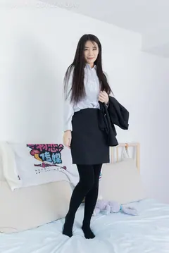 勿恋传媒 NO.2318 菜菜-OL至服、高跟鞋、三双厚黑丝叠穿、袜腰展示[177P/1V/5.55GB] - 2