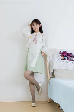 勿恋传媒 NO.2323 泡泡-汉服、平底鞋、过膝丝袜[153P/1V/4.10GB] - 3