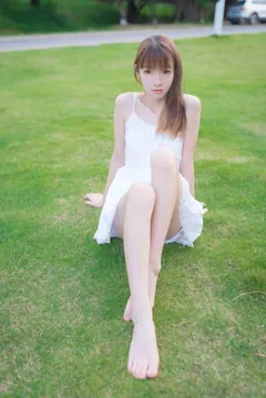 风之领域精品写真@No.056 草坪上青纯的XUE妹 [50P/229MB] - 3