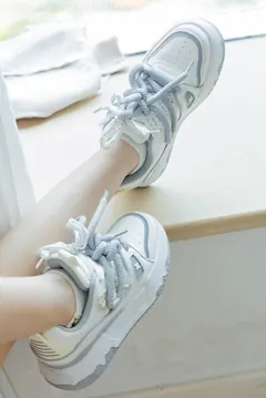 勿恋传媒 NO.2348 小曦-板鞋、白棉袜、裸足[155P/1V/3.44GB] - 1